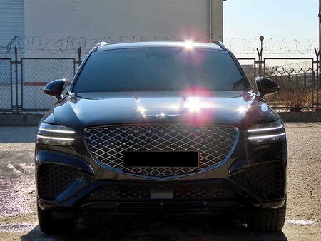 Genesis GV70 — photo 02