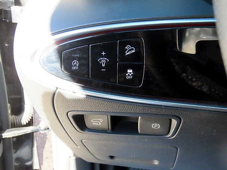 Genesis GV70 — photo 13
