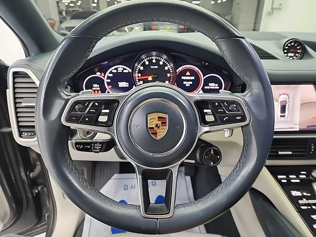 Porsche Cayenne — photo 11
