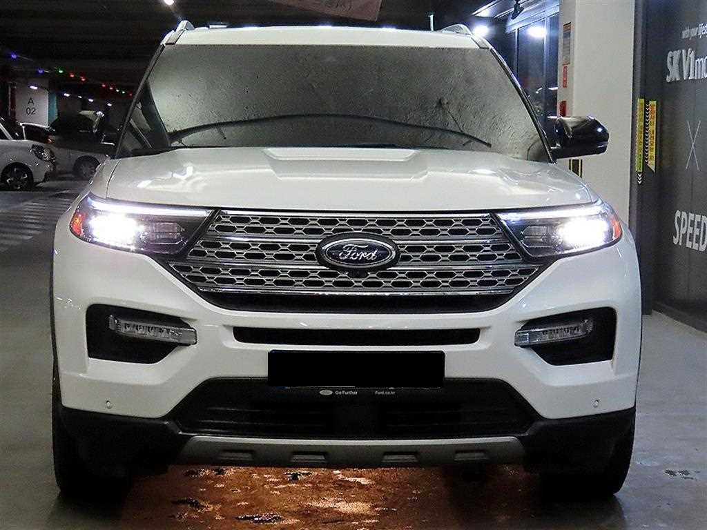 Ford Explorer — photo 02