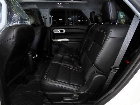 Ford Explorer — photo 07
