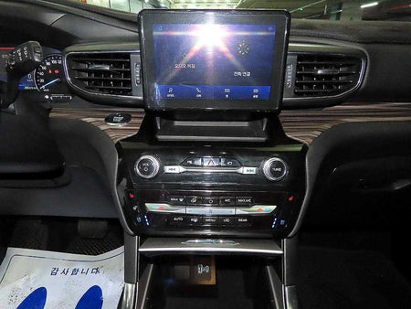 Ford Explorer — photo 11
