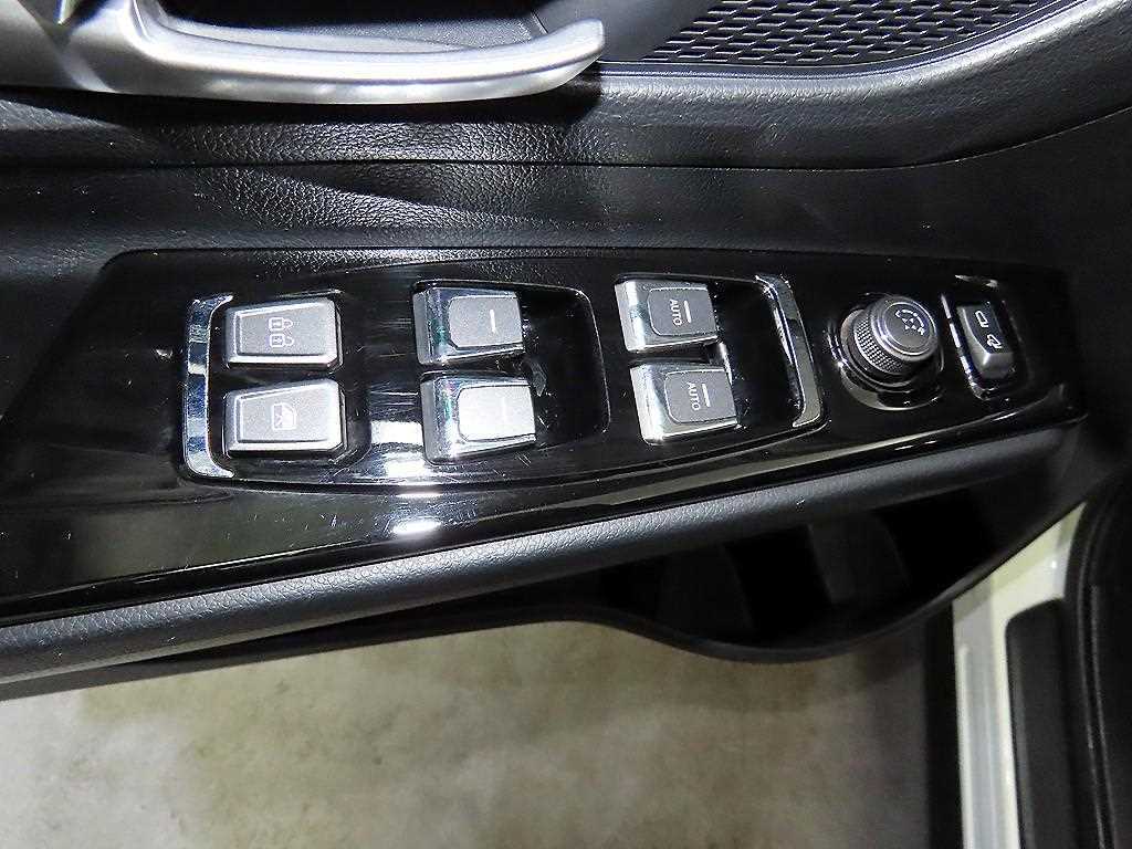 KGM KORANDO — photo 13