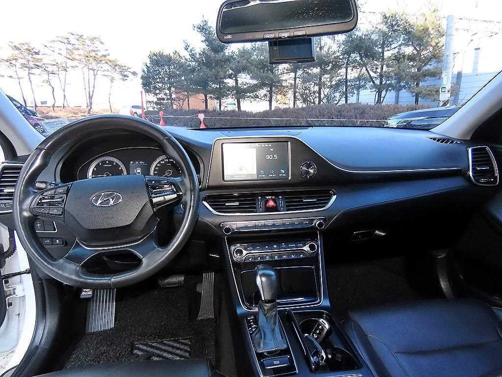 Hyundai Grandeur — photo 07