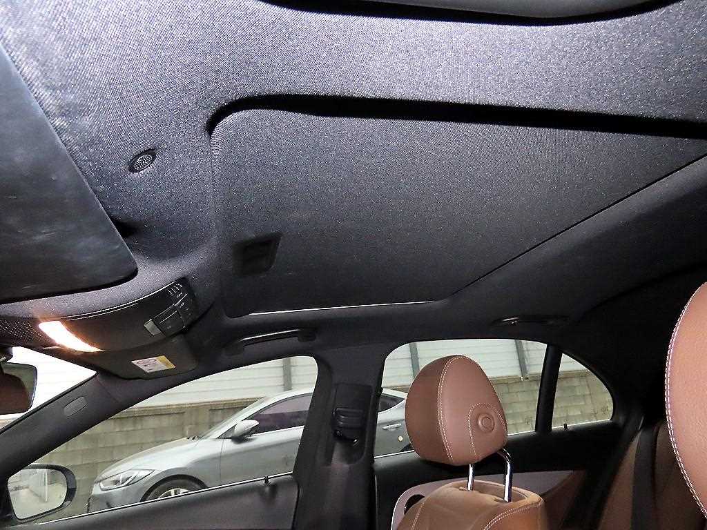 Mercedes-Benz E-Class — photo 17
