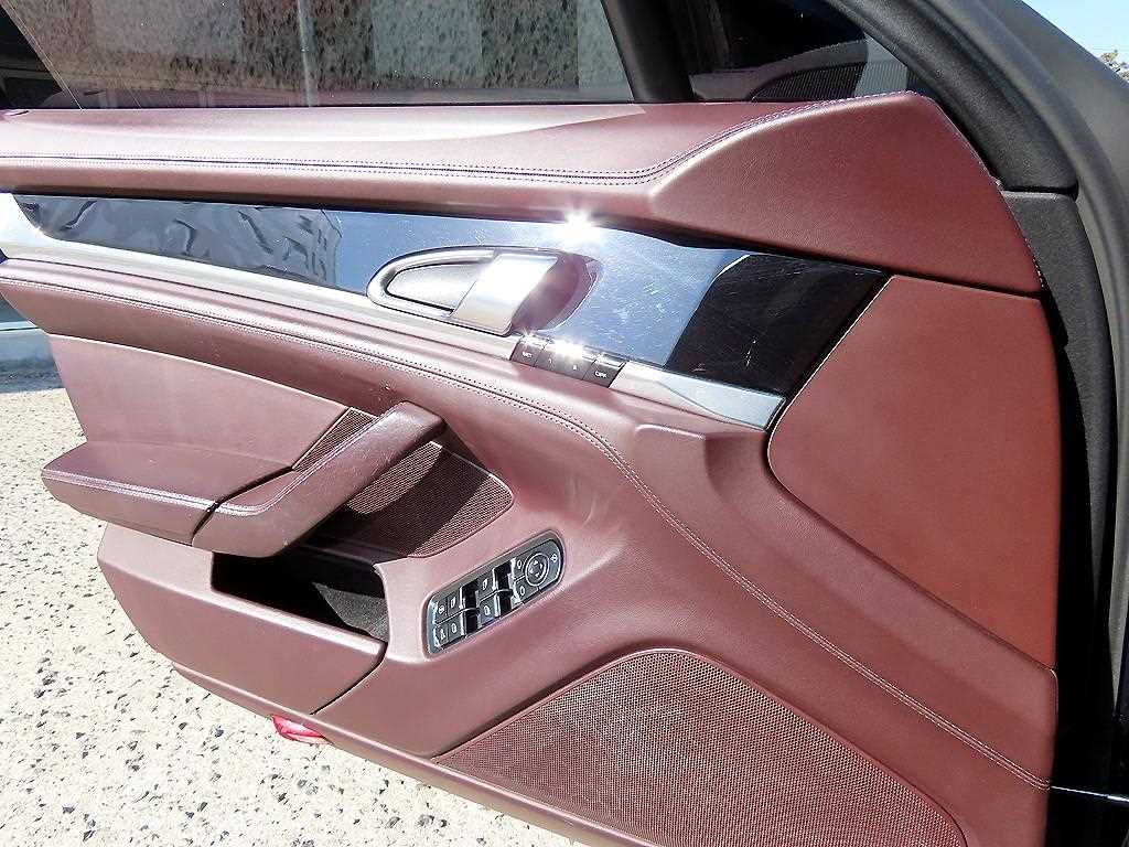 Porsche Panamera — photo 11