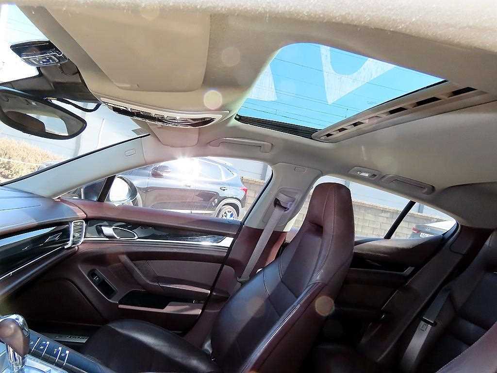 Porsche Panamera — photo 16