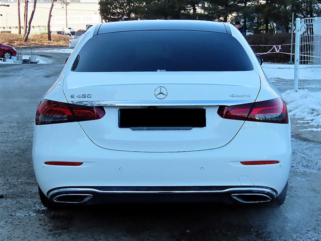 Mercedes-Benz E-Class — photo 04