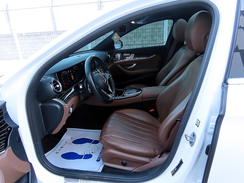 Mercedes-Benz E-Class — photo 05