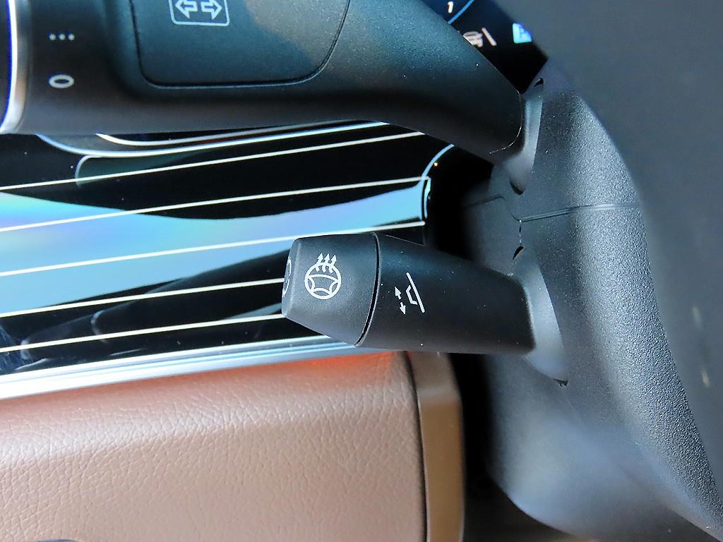 Mercedes-Benz E-Class — photo 13