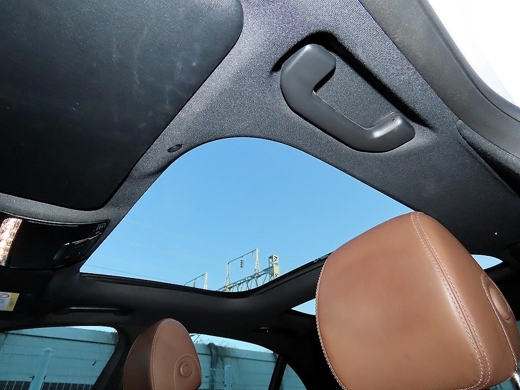 Mercedes-Benz E-Class — photo 16