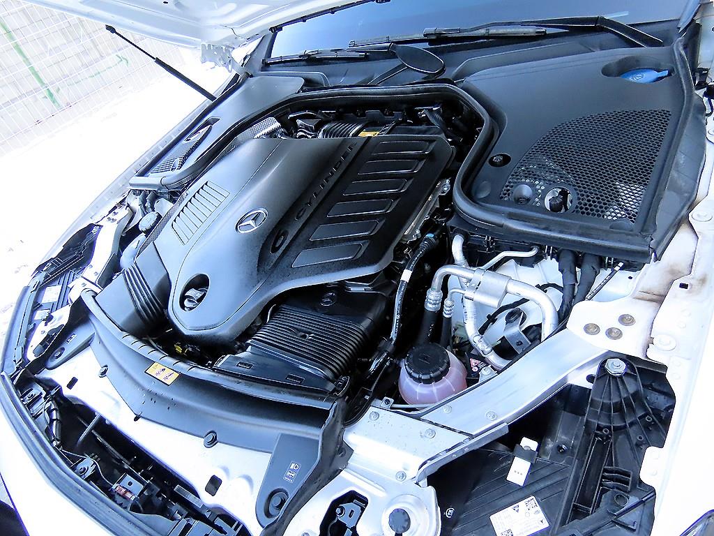 Mercedes-Benz E-Class — photo 19