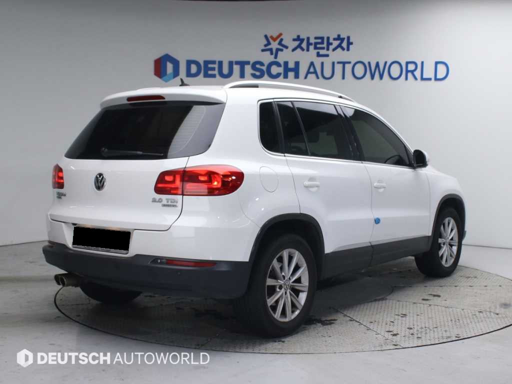 Volkswagen Tiguan — photo 02