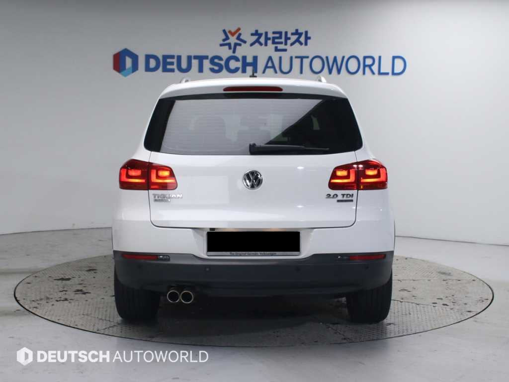 Volkswagen Tiguan — photo 04