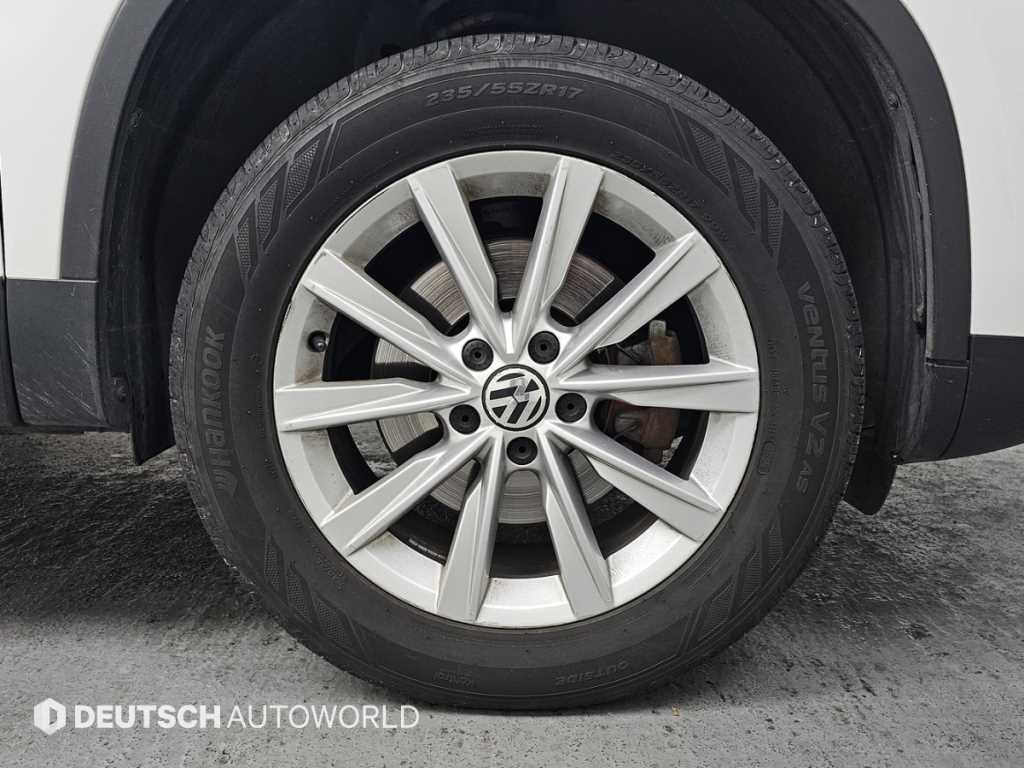 Volkswagen Tiguan — photo 05