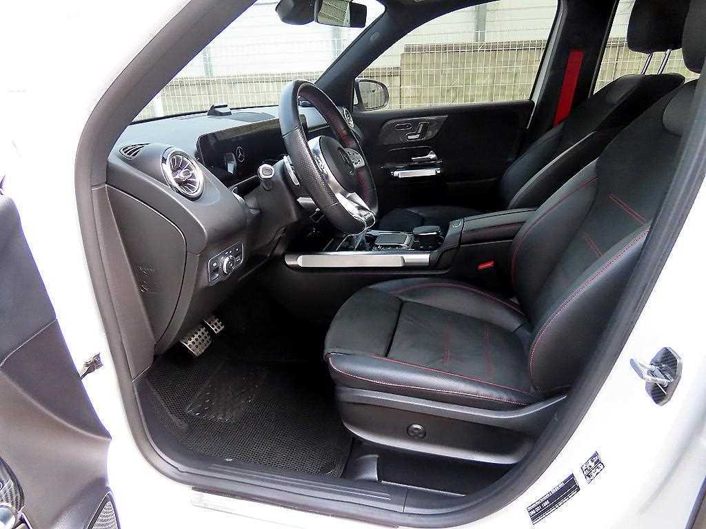 Mercedes-Benz GLB-Class — photo 05