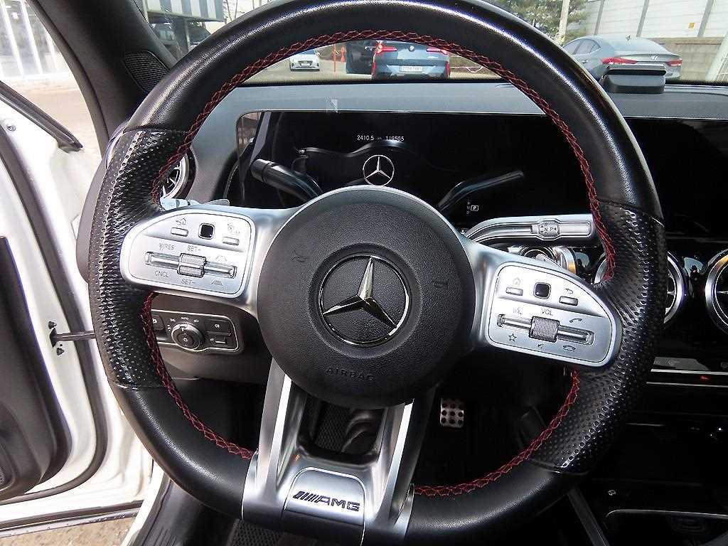 Mercedes-Benz GLB-Class — photo 08