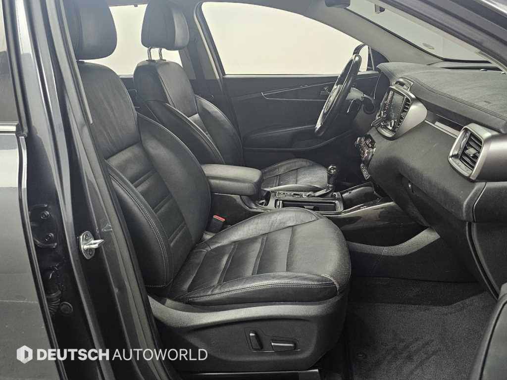 Kia Sorento — photo 10