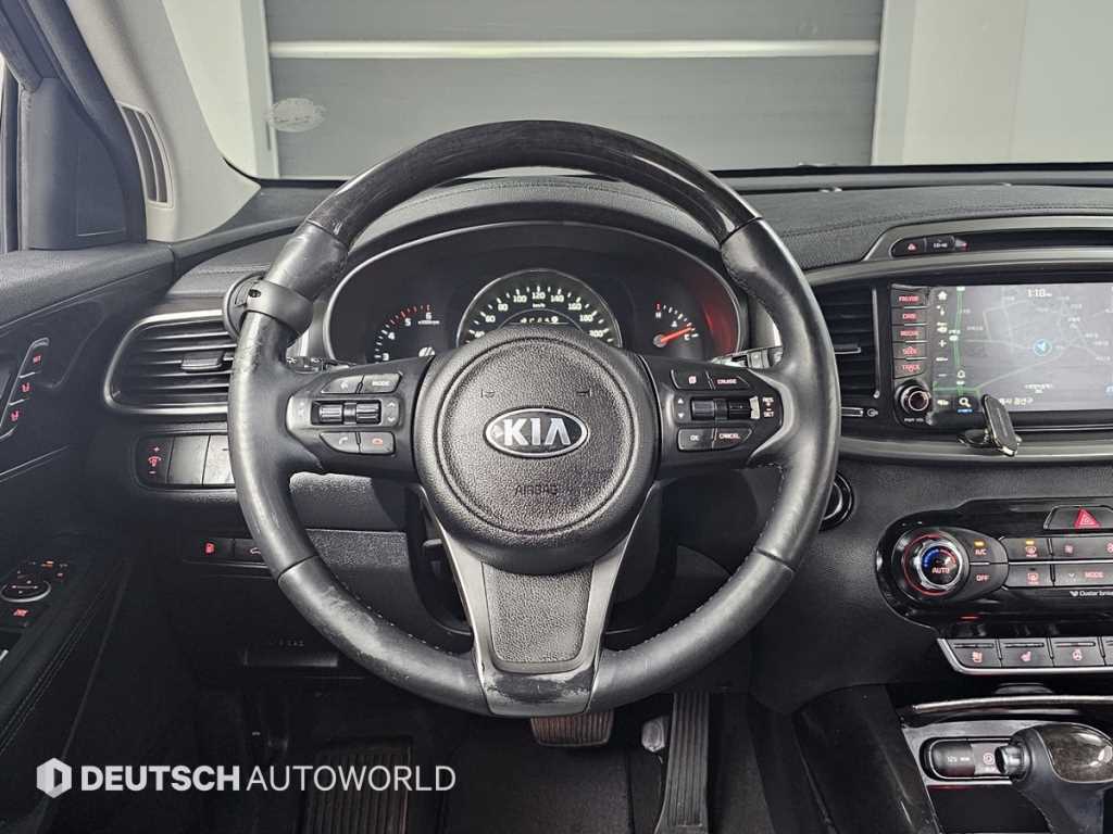 Kia Sorento — photo 13