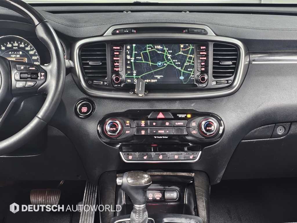 Kia Sorento — photo 14