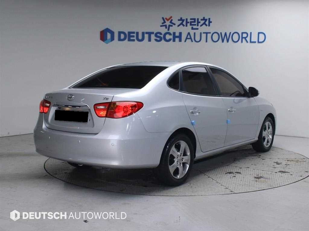 Hyundai Avante — photo 02