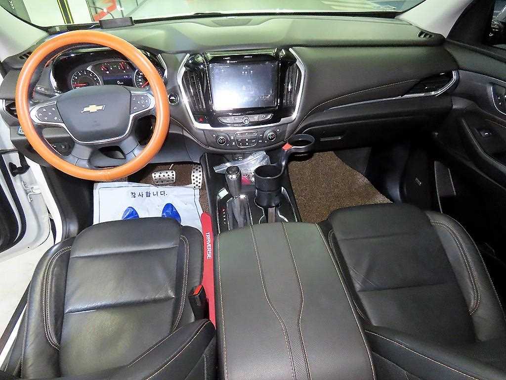 CHEVROLET Traverse — photo 10