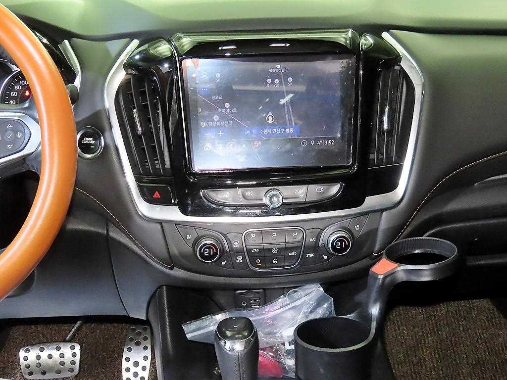 CHEVROLET Traverse — photo 11