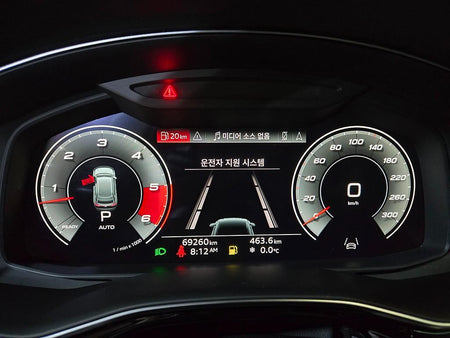 Audi Q8 — photo 09
