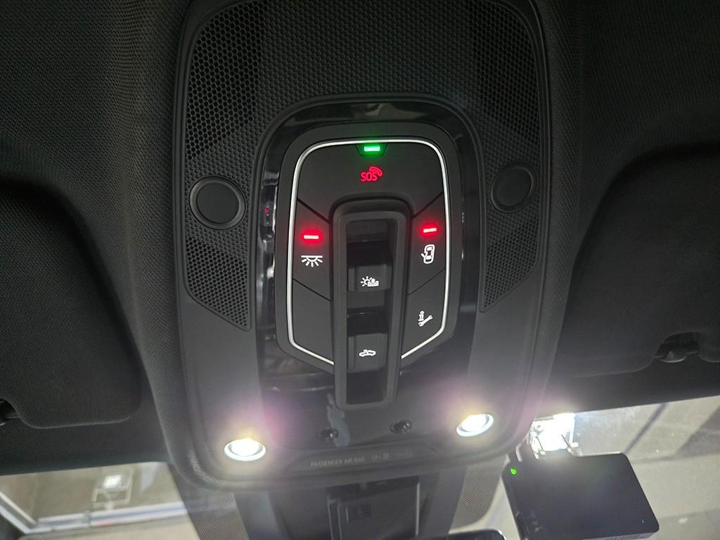 Audi Q8 — photo 15