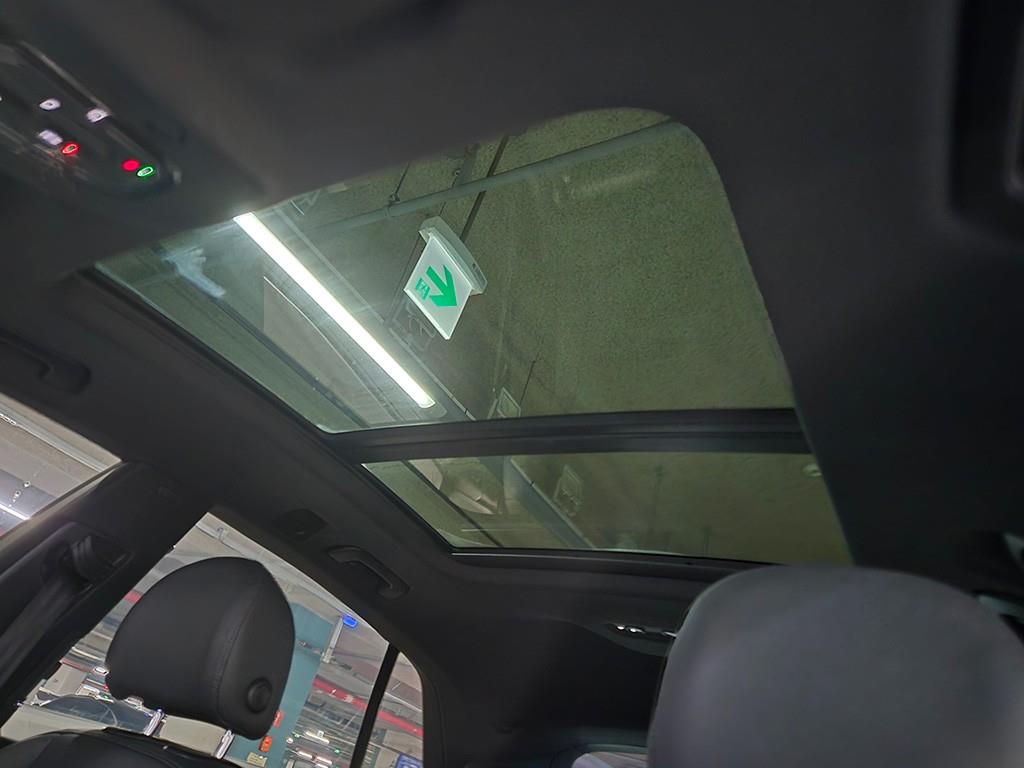Audi Q8 — photo 16