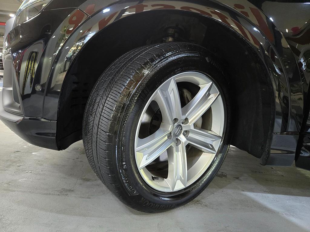 Audi Q8 — photo 20