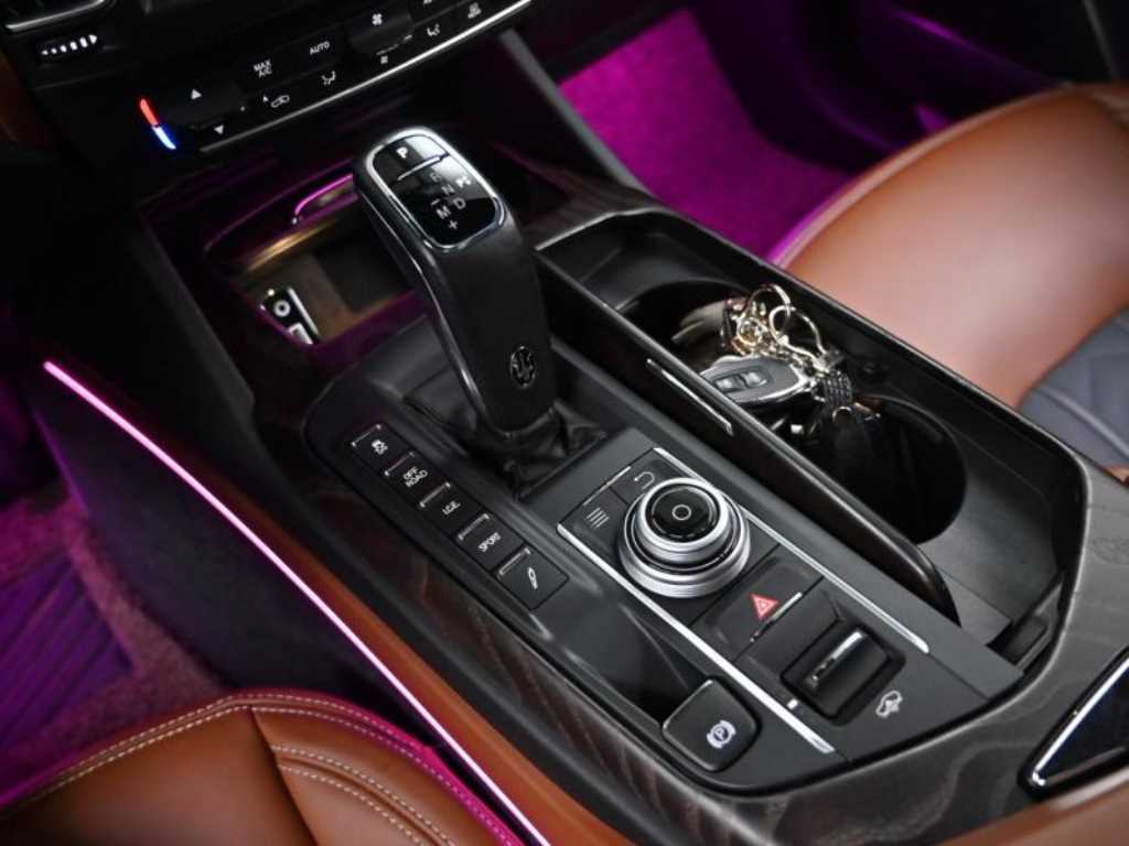 Maserati Levante — photo 10