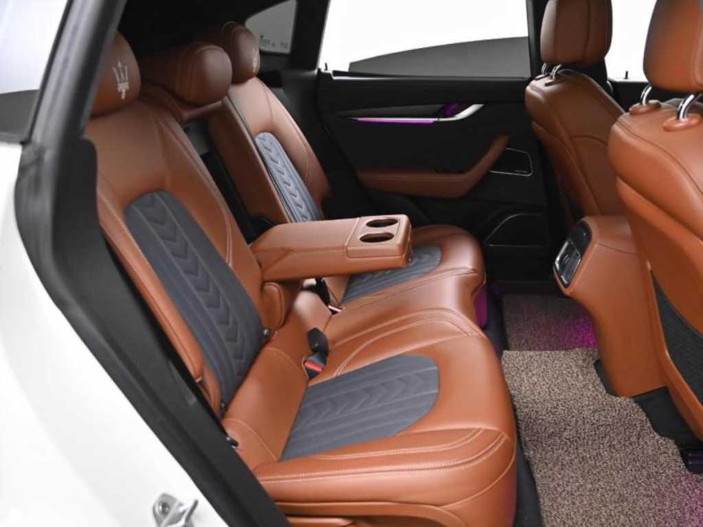 Maserati Levante — photo 13