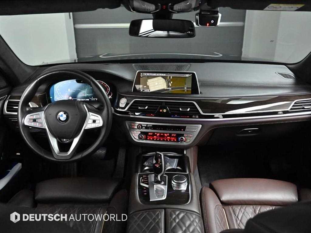 BMW 7-Series — photo 07