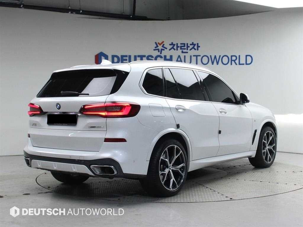BMW X5 — photo 02