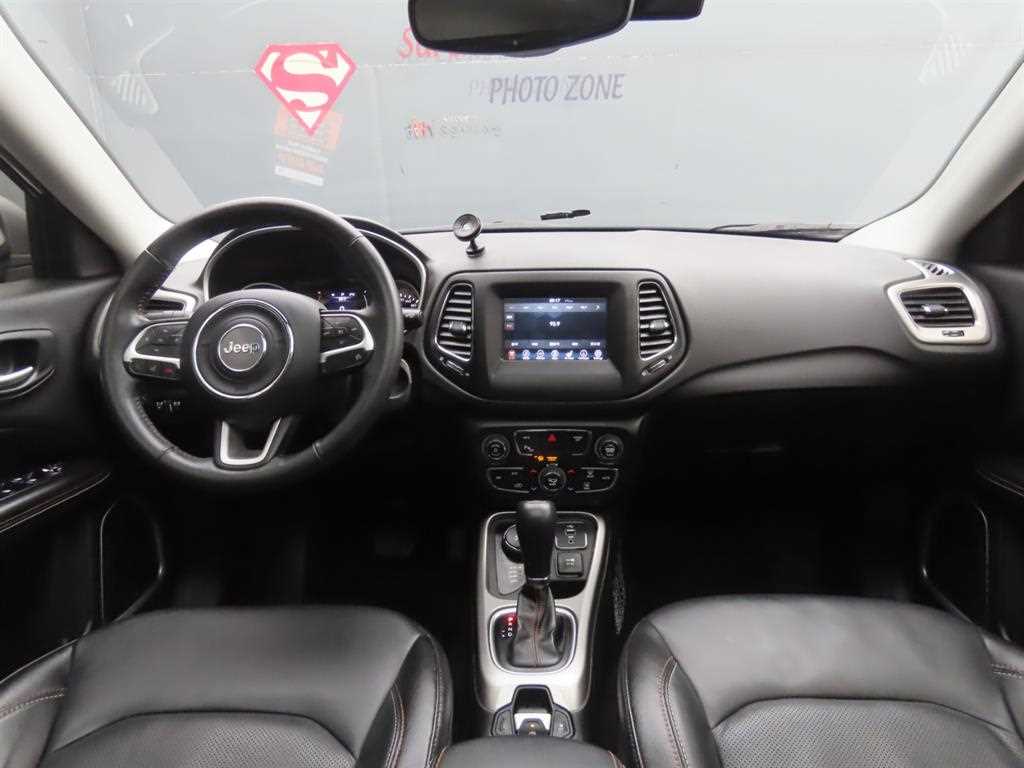 Jeep Compass — photo 07