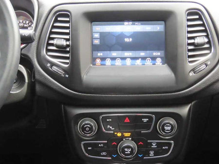 Jeep Compass — photo 09