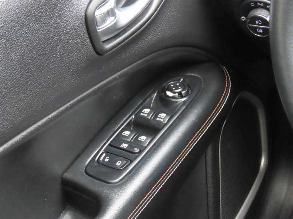 Jeep Compass — photo 10