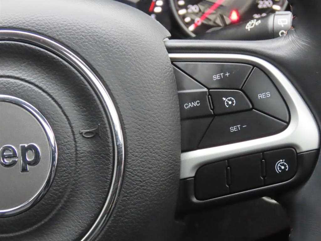 Jeep Compass — photo 12