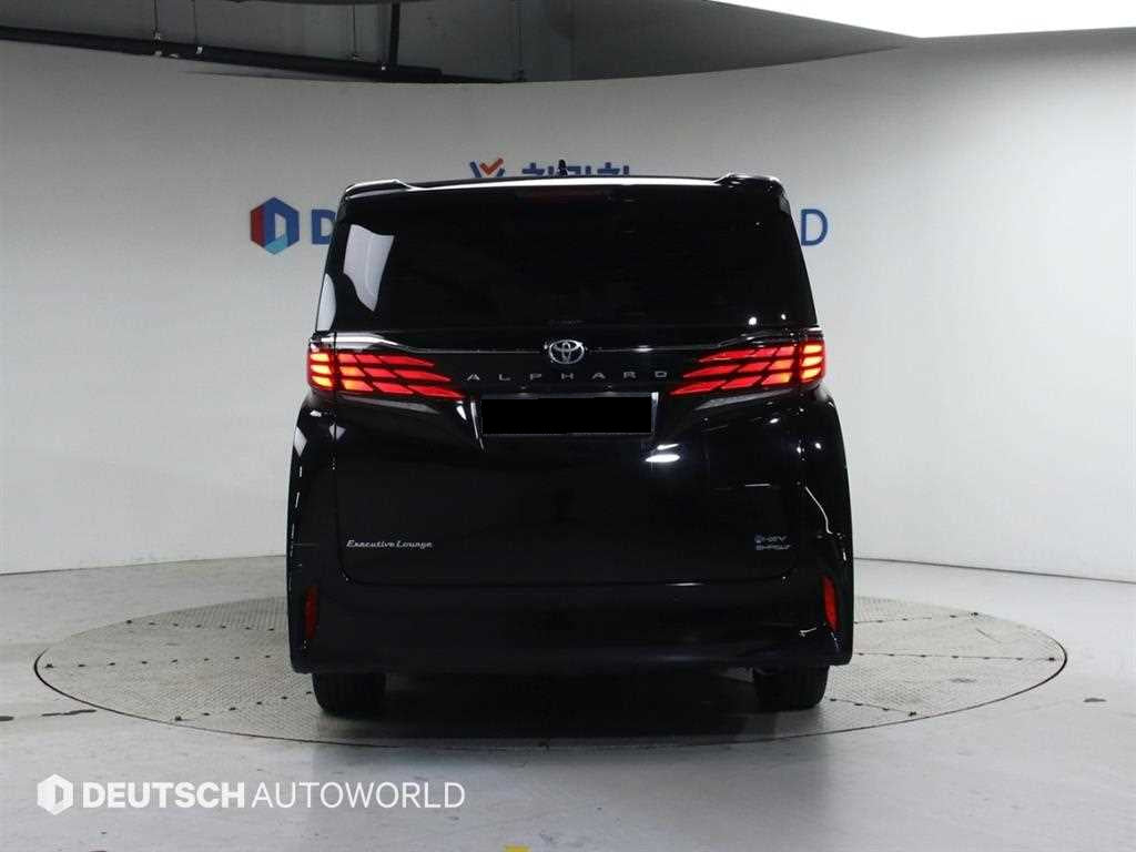 Toyota Alphard — photo 04