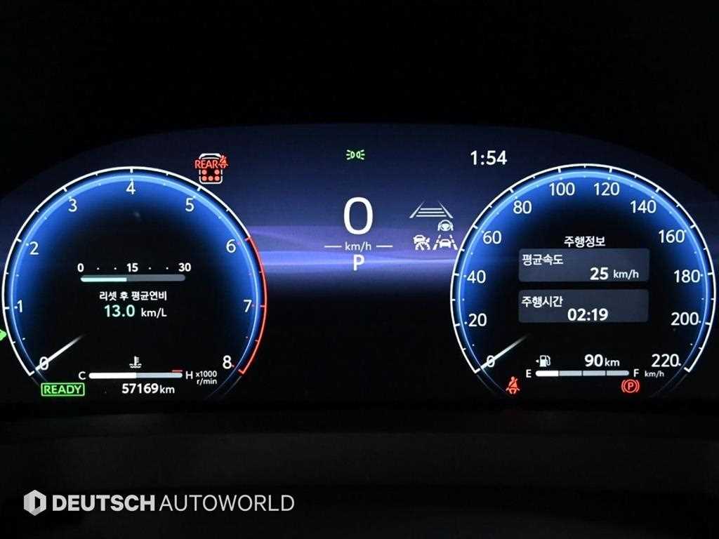 Toyota Alphard — photo 08