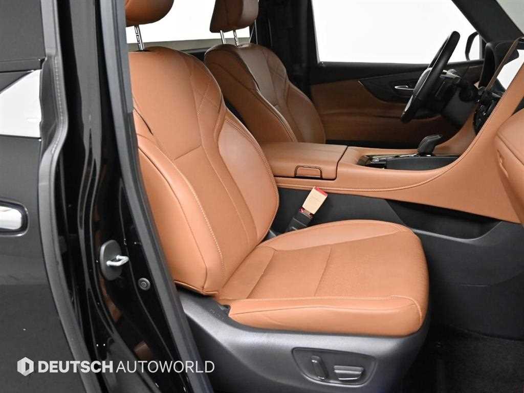 Toyota Alphard — photo 10