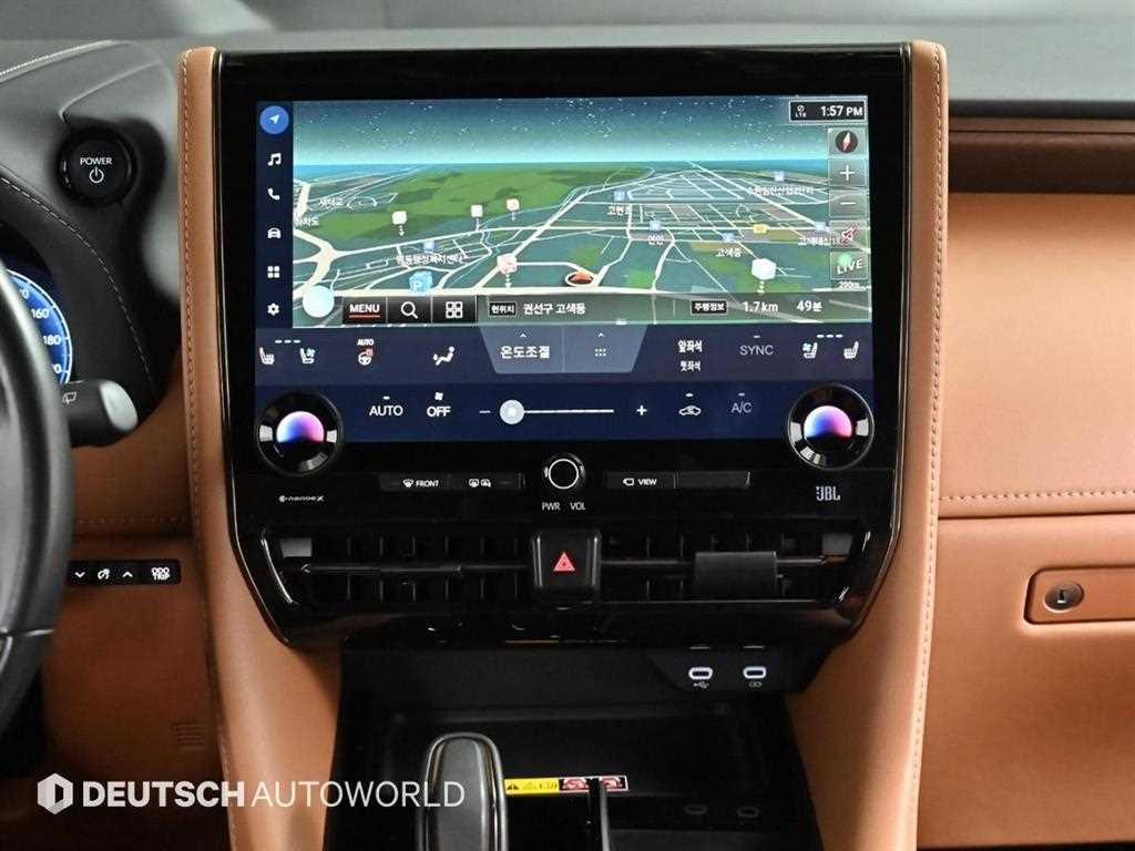 Toyota Alphard — photo 14