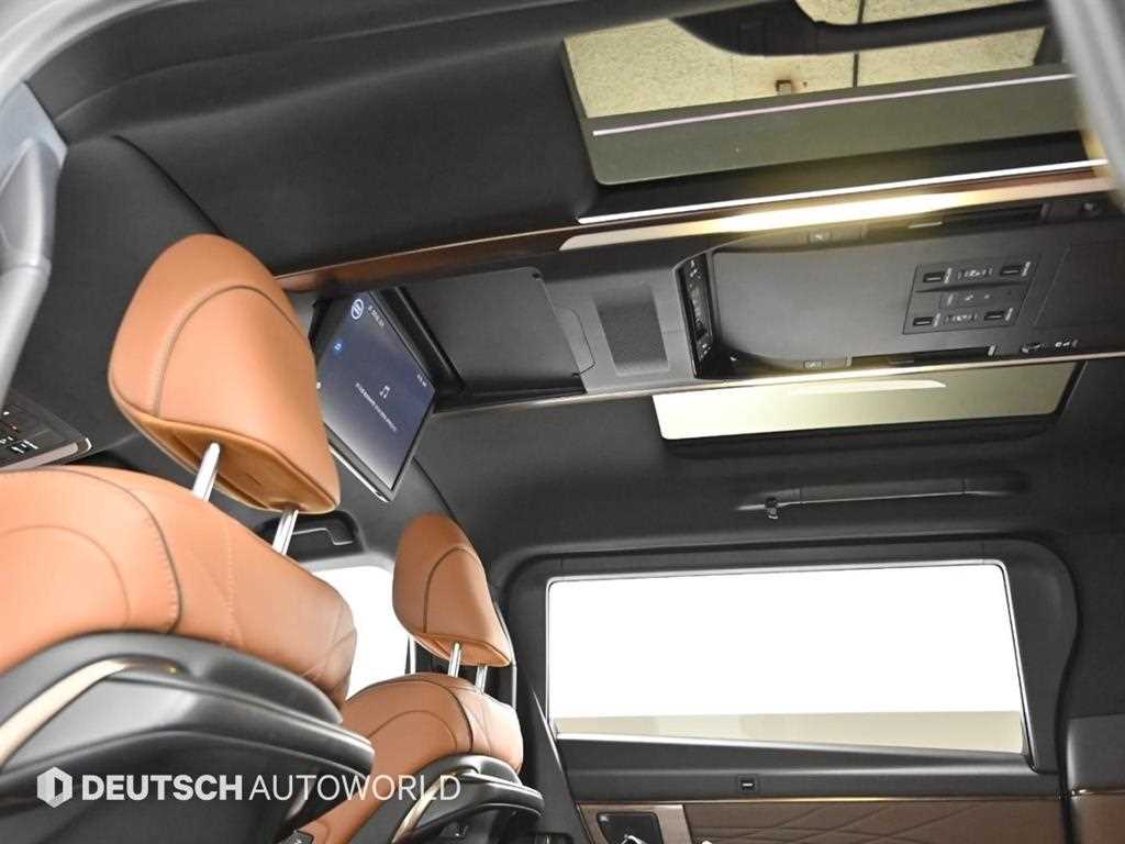 Toyota Alphard — photo 19