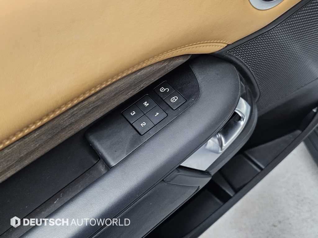Land Rover Discovery — photo 18