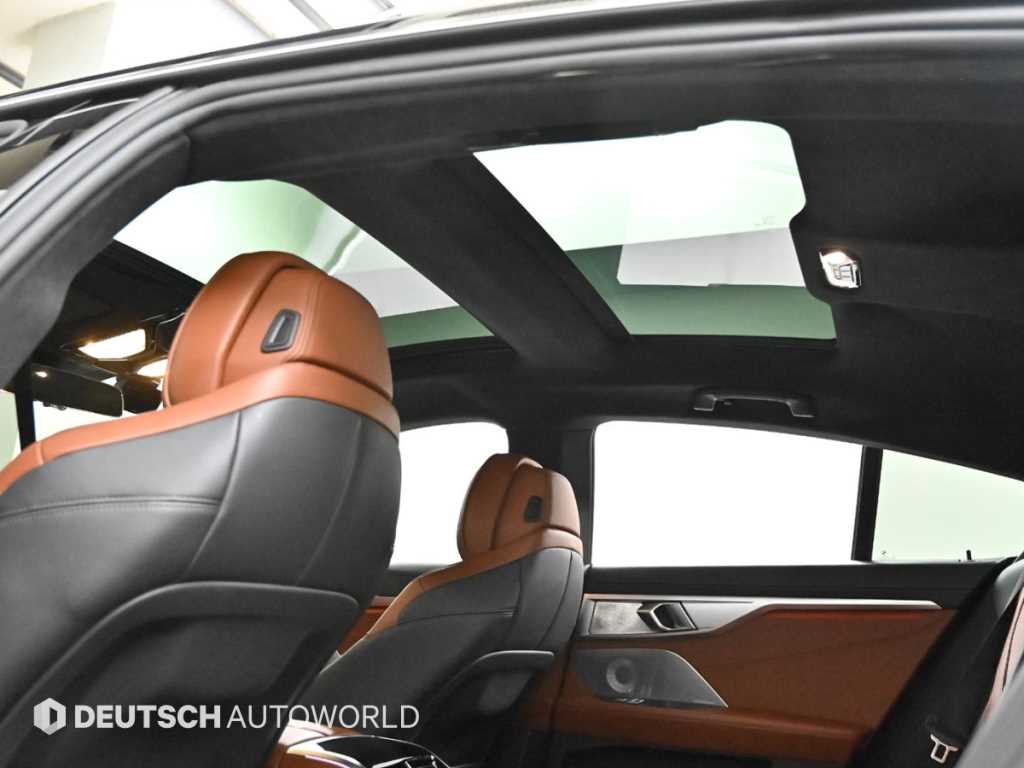 BMW 8-Series — photo 19