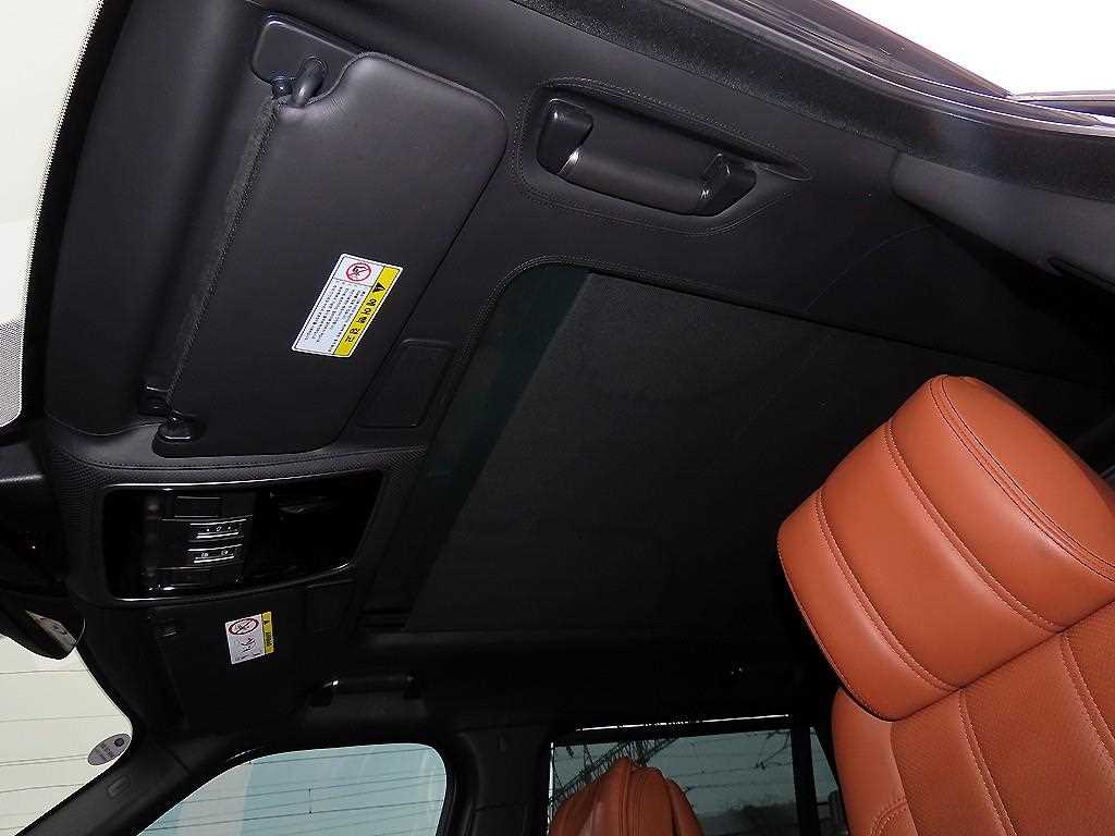 Land Rover Range Rover — photo 16