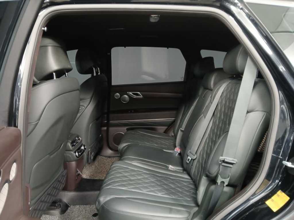 Genesis GV80 — photo 07