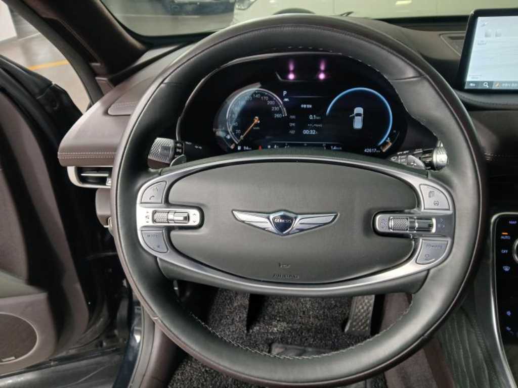 Genesis GV80 — photo 08