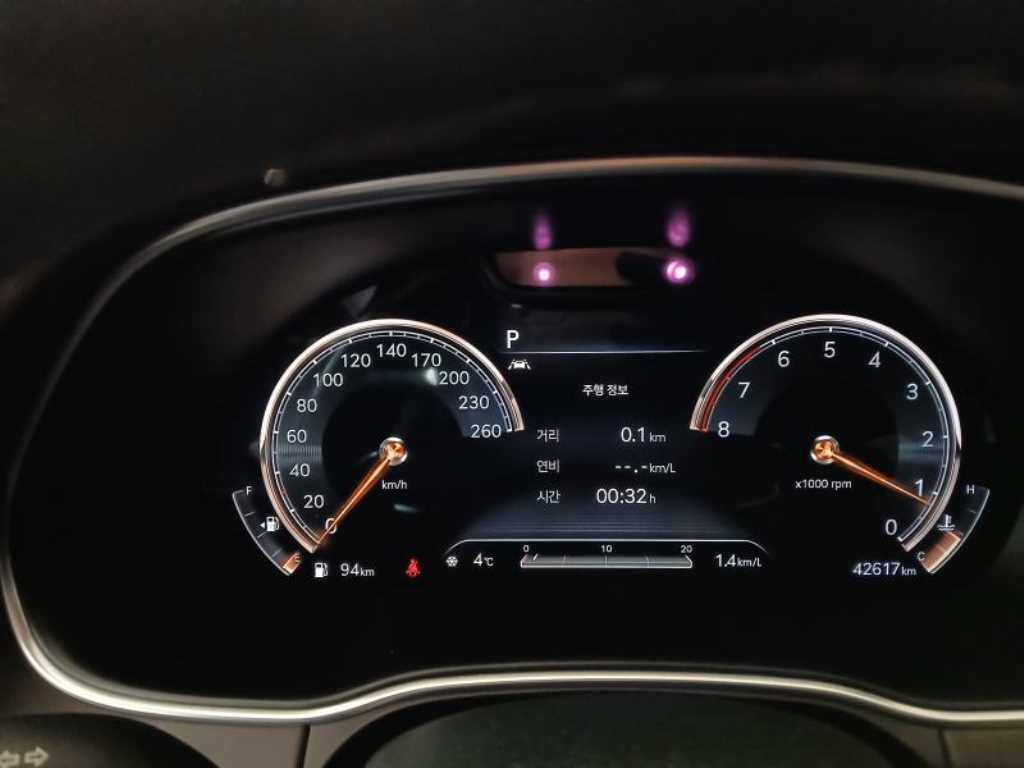 Genesis GV80 — photo 09
